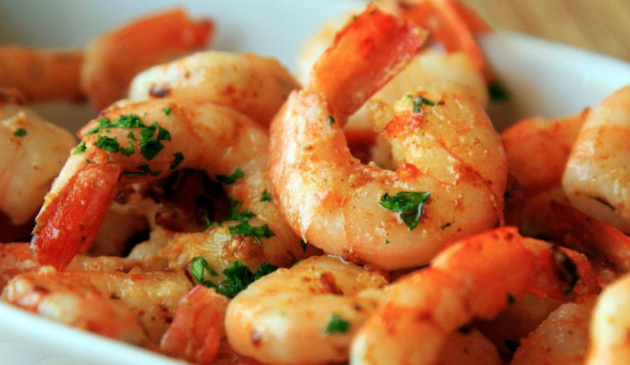 Camarão sem casca puxado no alho e óleo