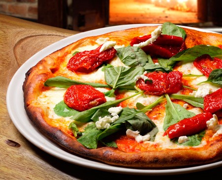 Pizza de Rúcula com tomate seco